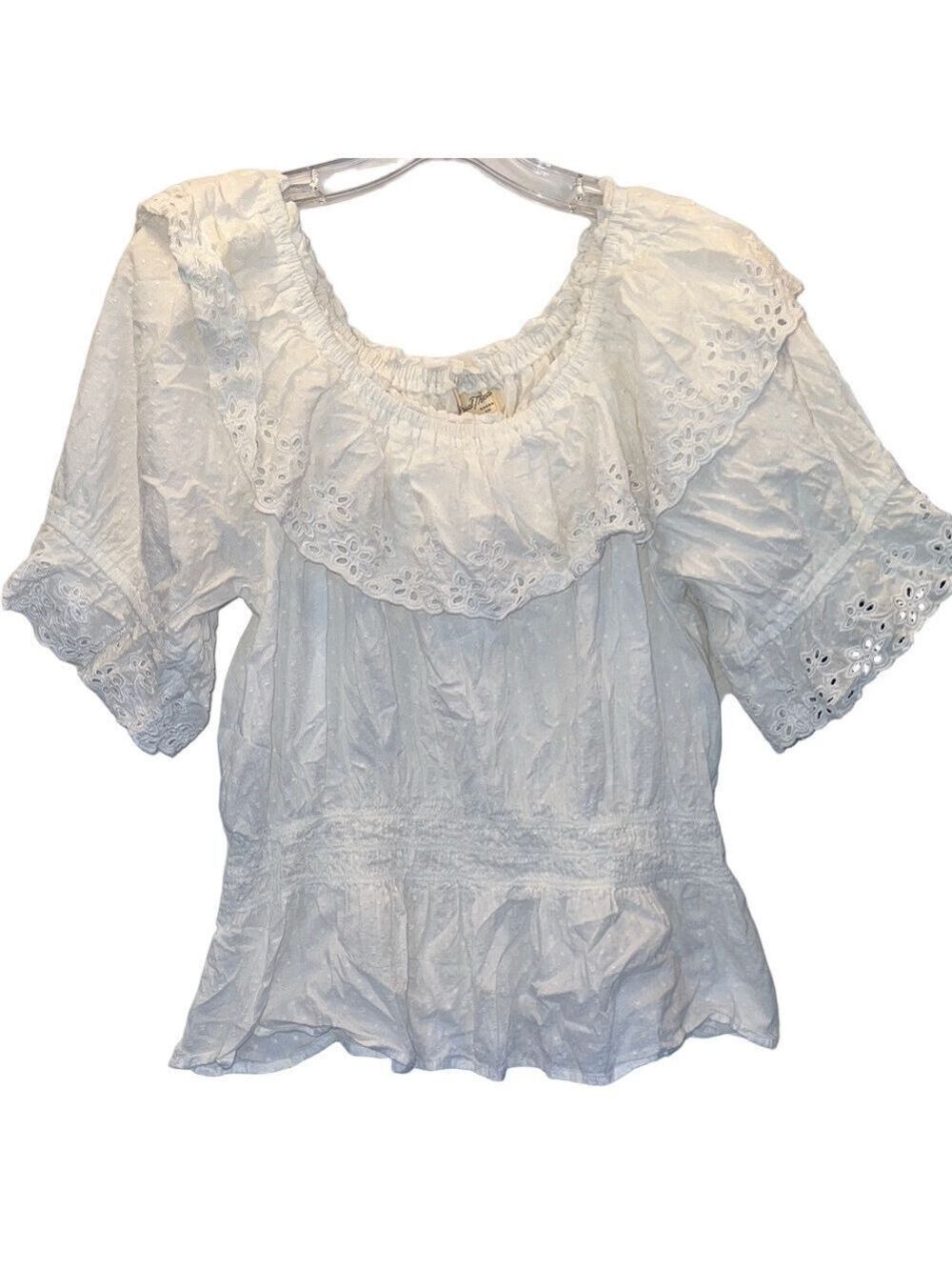 Universal Thread White Eyelet Ruffle Top, Size Large